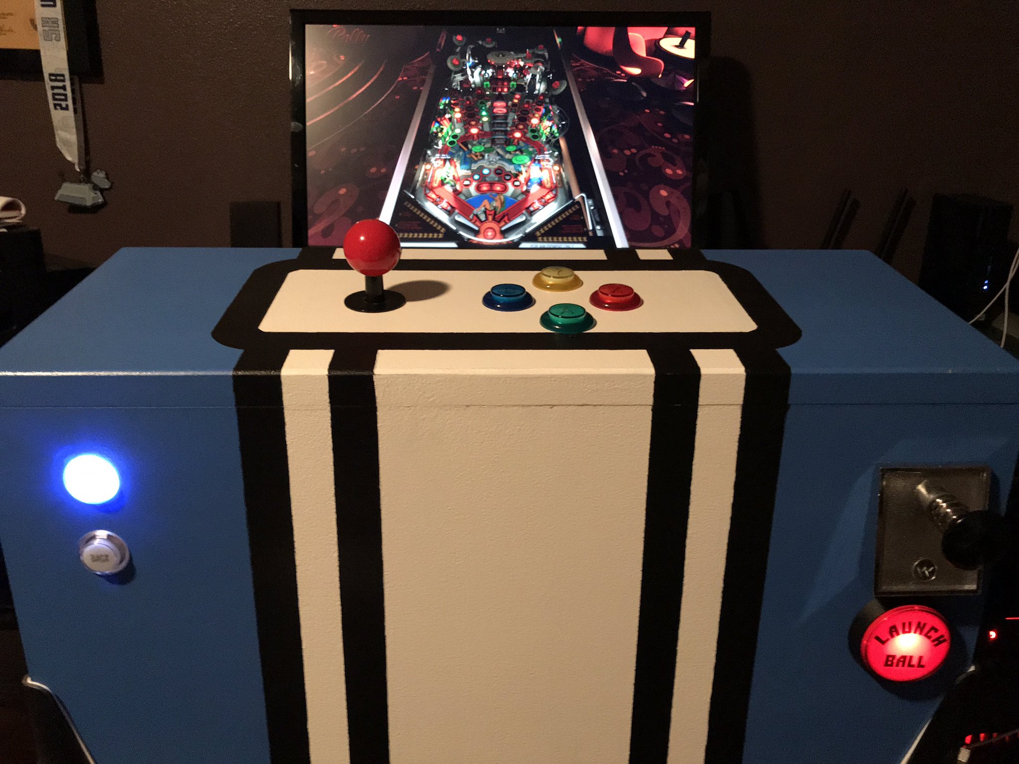 Du1WM2uVYAAJo2u.jpg:large