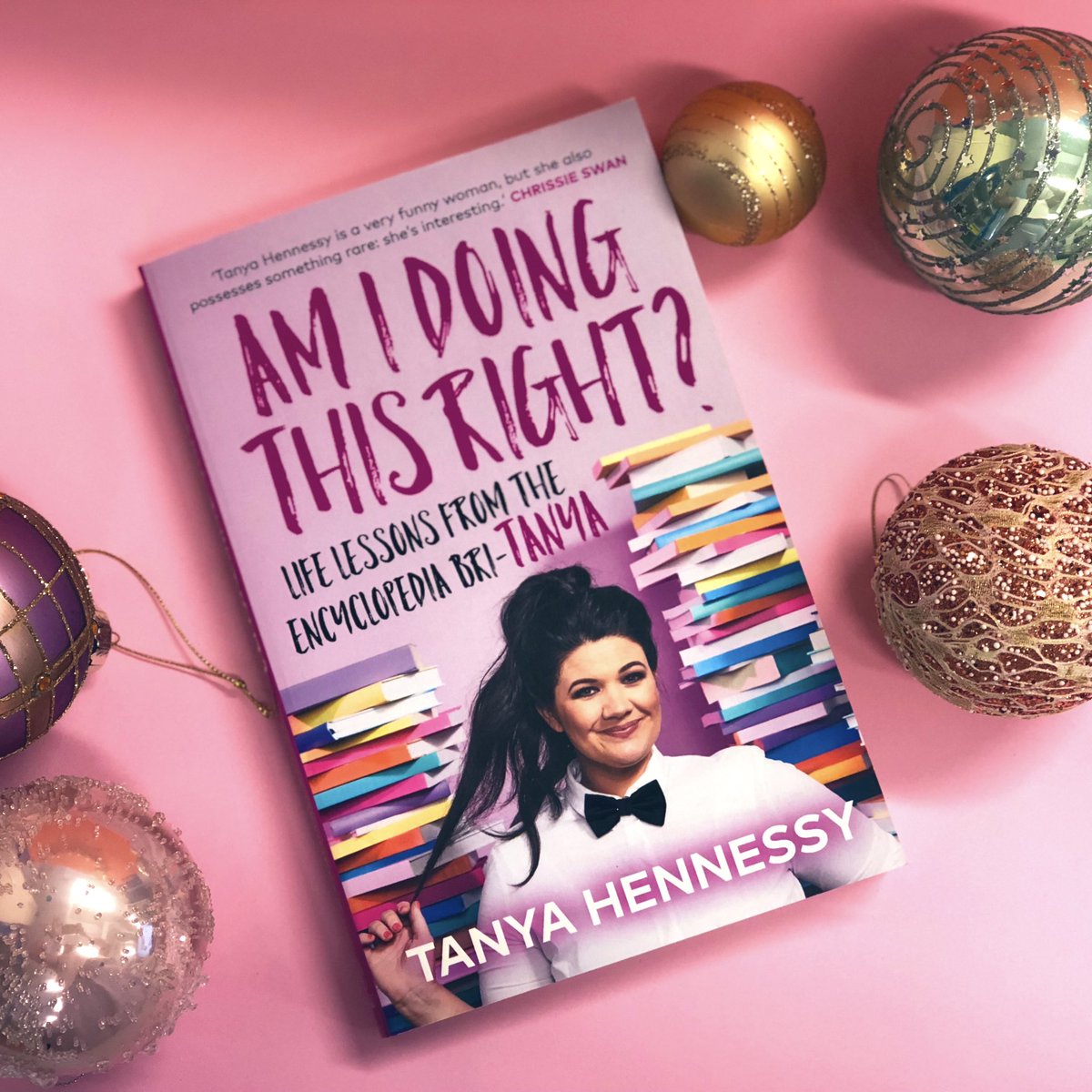 Dymocksbooks's tweet photo. 🎄 CHRISTMAS #GIVEAWAY 🎄 The only way to do Christmas right is to give (or receive) a copy of #AmIDoingThisRight by @tanhennessy 👌 RETWEET for your chance to #WIN a copy! [Australian residents only] https://t.co/g8edQgEc1x