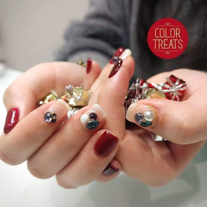 💖Festive bijou 💎✨

#nailart #nails #japanesnailart #Japanesegel #Portland #pdx #japanesenailsalon #customnailart #customnails #winternails #holidaynails  #bijounails