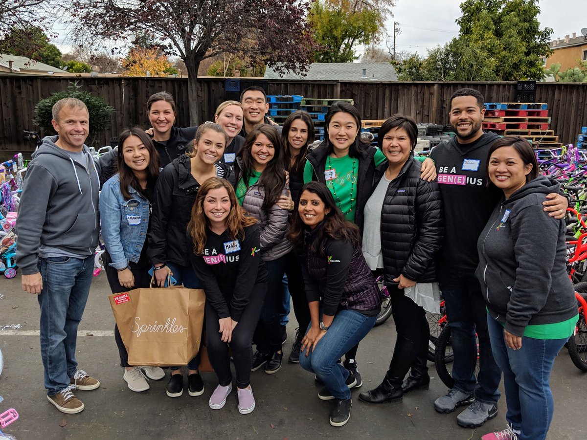 jennydkim's tweet photo. Spent the day giving back to our community @sacredheartcs with this wonderful crew. Proud to represent @23andMe! #23andMe #LiveInTheKnow #LoveWhereYouWork https://t.co/omCRqTpXwr
