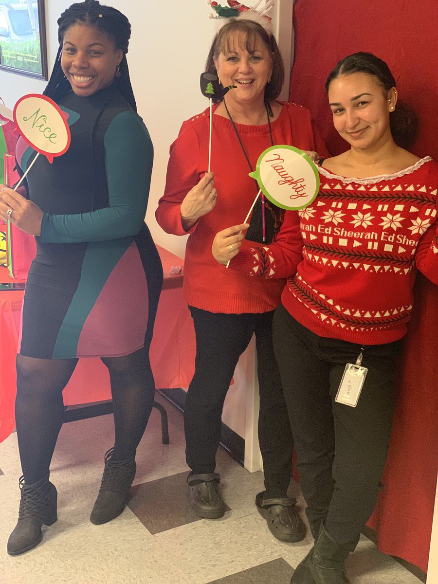 STGLogisticsATL's tweet photo. Atlantaβs Christmas Lunch. Happy holidays!! @stglogistics #stgstrong #stgatlanta #stgusa https://t.co/ZqNnoqail2