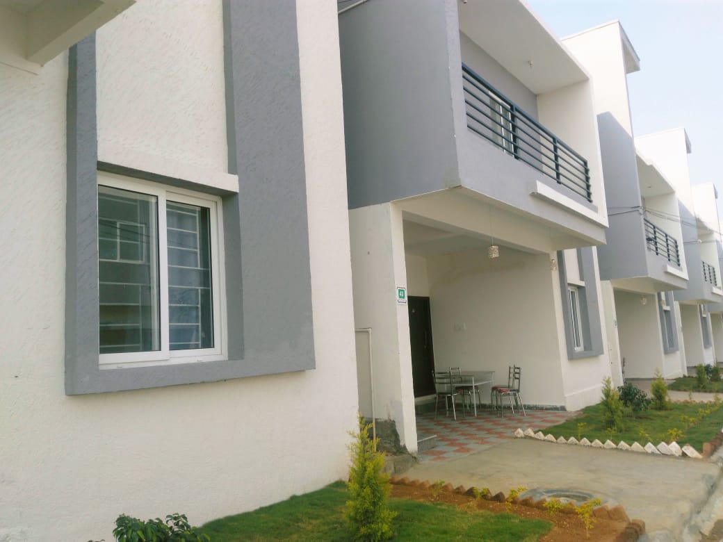 preetideveloper's tweet image. #Villas @ hashtag#Apartment&apos;s Price, Only For hashtag#Investors Not For Landlords. 15 years rental guaranteed villas, Earn Up to Rs.30,000 rental income per month. For more info: bit.ly/2Sc2tHx