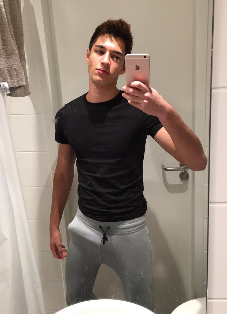 GuyCandy 😜 🔞 🏴 󠁧 󠁢 󠁷 󠁬 󠁳 󠁿 on Twitter: "#bulge #bulto #hardon #solidcock #boner #vpl #dickpri...