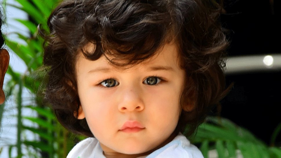 Gossipkigaliyan's tweet photo. Baby Nawab Turns 2!
Happy birthday Chote Nawab.
#happybirthdaytaimur
Follow @Gossipkigaliyan for more updates
#taimuralikhan #kareenakapoorkhan #karishmakapoor #saifalikhan #gkg #birthday #birthdayboy #bollywoodkids #gossipkigalliyan #gkgmedia #gossip #dailygossip #starkid https://t.co/SYphd2wJzG