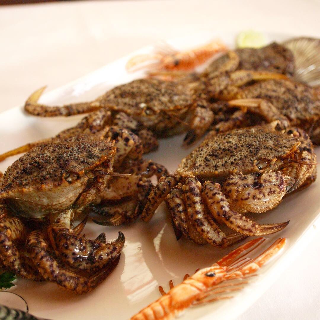 ilpiatto175's tweet image. 今年仕込んだ自家製カラスミが、おかげさまでとても評判が良く、年内には無くなりそうですので本日新鮮なボラ子を仕入れて今年2回目のカラスミ仕込みです今週のおすすめ岩手産の活け栗カニ
#ilpiattocacciatora 
#ilpiatto #cacciatora
#イルピアットカチャトラ
#イルピアット #カチャトラ
#三軒茶屋