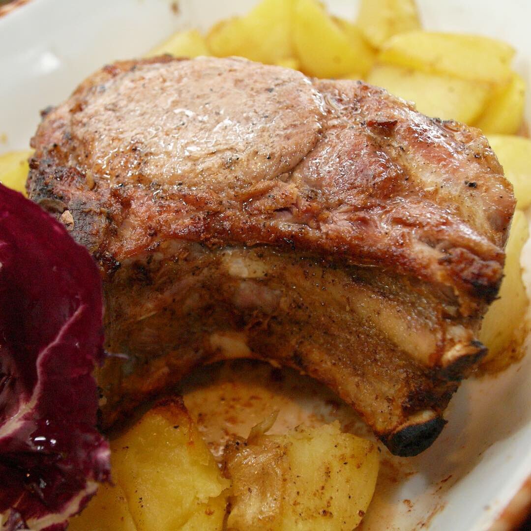 ilpiatto175's tweet image. 今年仕込んだ自家製カラスミが、おかげさまでとても評判が良く、年内には無くなりそうですので本日新鮮なボラ子を仕入れて今年2回目のカラスミ仕込みです今週のおすすめ岩手産の活け栗カニ
#ilpiattocacciatora 
#ilpiatto #cacciatora
#イルピアットカチャトラ
#イルピアット #カチャトラ
#三軒茶屋