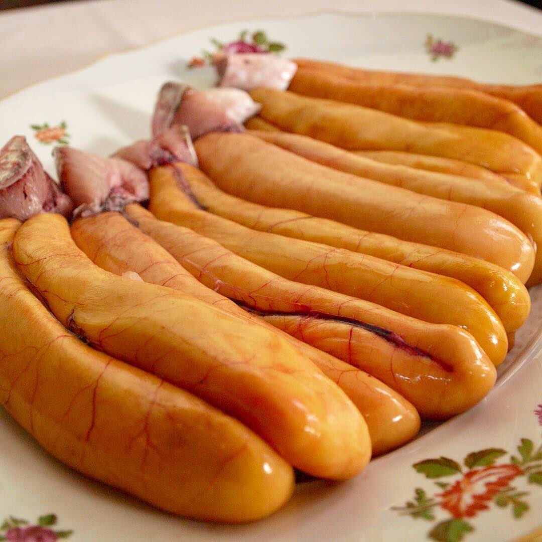 ilpiatto175's tweet image. 今年仕込んだ自家製カラスミが、おかげさまでとても評判が良く、年内には無くなりそうですので本日新鮮なボラ子を仕入れて今年2回目のカラスミ仕込みです今週のおすすめ岩手産の活け栗カニ
#ilpiattocacciatora 
#ilpiatto #cacciatora
#イルピアットカチャトラ
#イルピアット #カチャトラ
#三軒茶屋