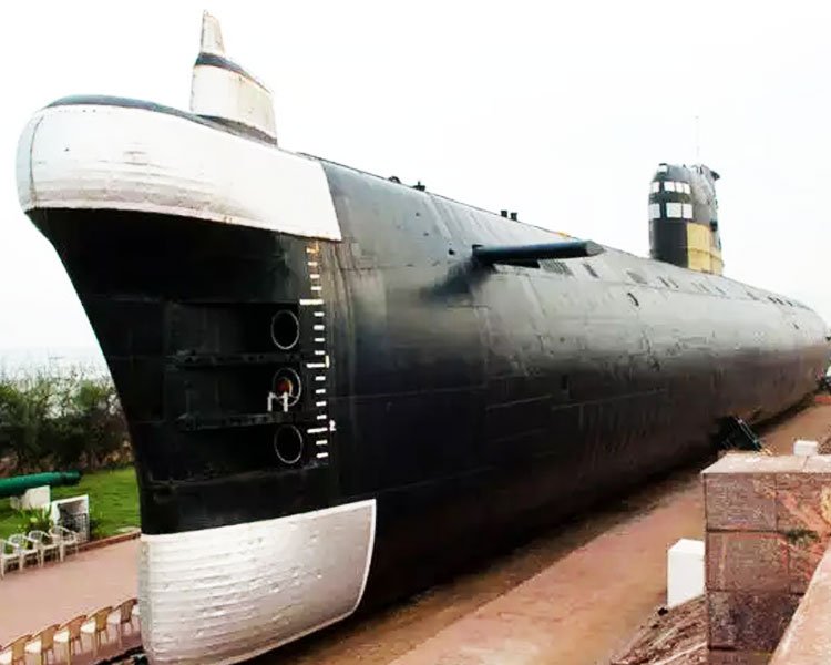 Лодка б н. Visakhapatnam Submarine Museum. Пышма музей подводная лодка. Северодвинск музей подводная лодка. Ins Kursura s20.