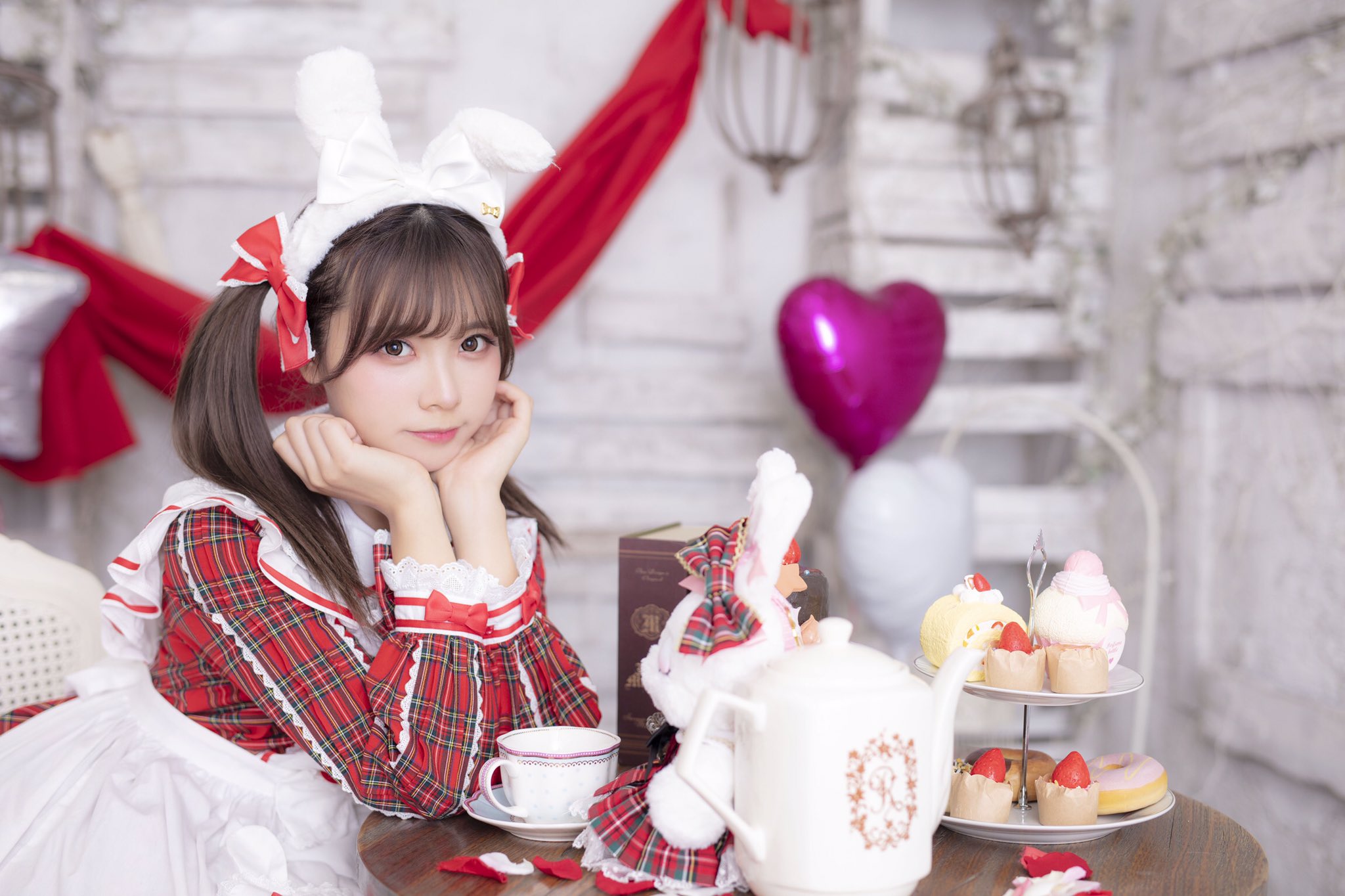Liyuu C95 写真集「Liyuu in wonderland」