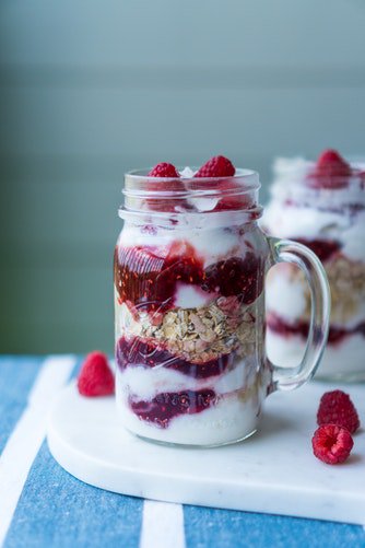 CEDARJuice's tweet photo. The holidays are filled with sweet temptation, but you can still keep it on the healthy side! #HealthyChristmasTreats #healthydessert #sweet https://t.co/muqlkFrJBK
