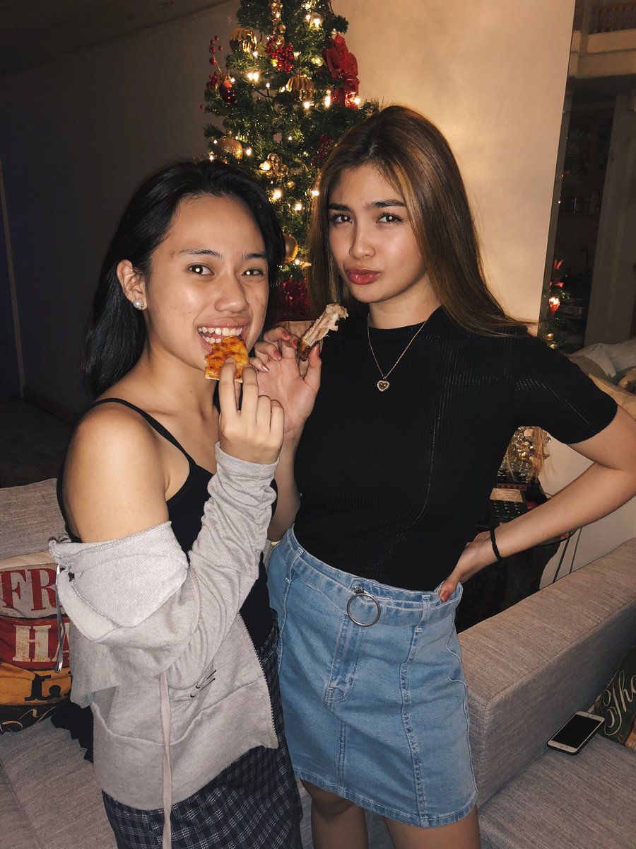 hperalejo's tweet photo. My chicas 🥀 https://t.co/Gwnqjc3vwx