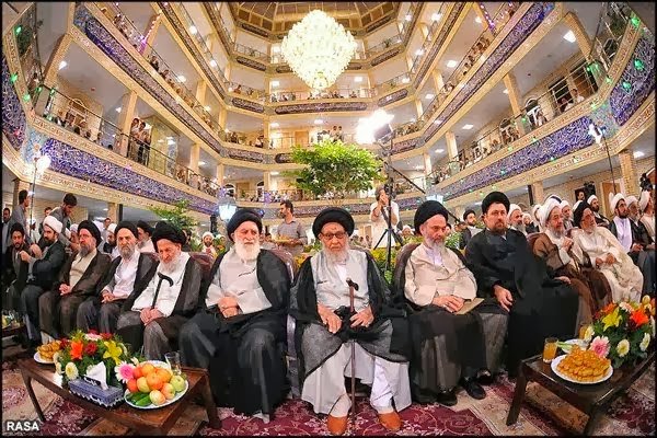 MirzaPaolo's tweet photo. توی #جمهوری_اسلامی به لطف حضرات #آخوند هیچ همسایه ای شب رو گرسنه نمیخوابه!
شده از شکم اهل خونه میزنیم تا مثلا برای فلسطینی ها و سوریه ای ها و لبنانی های بدبخت غذا بفرستیم!

#خبر : یک #کودک_ایذه_ای از گرسنگی خودکشی کرد! https://t.co/l33Fq2mNji
