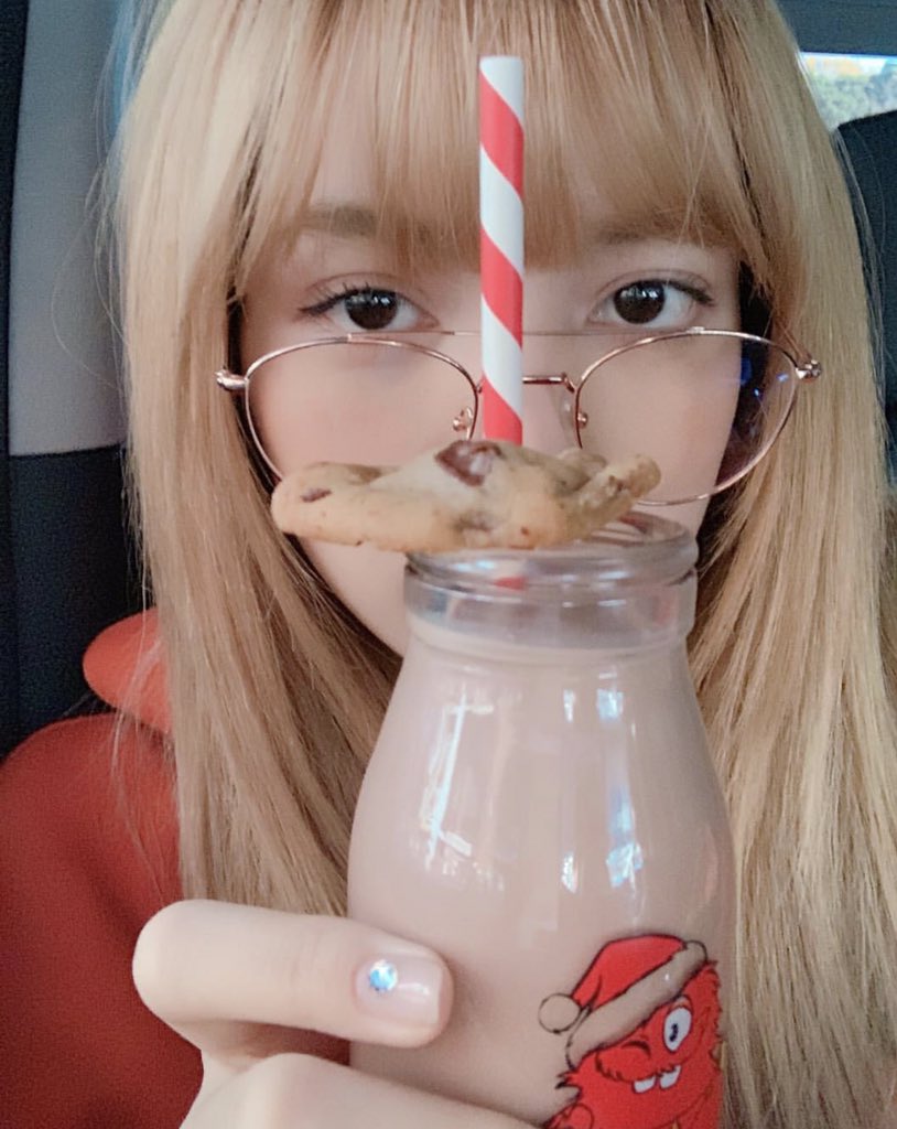 lisoosprofanity's tweet photo. i love you so much uwu :(( <3 https://t.co/DTOmSARe9C