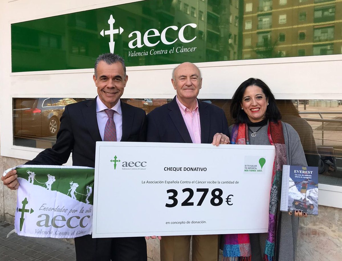 ¡¡¡Mil gracias a todos los que habéis hecho posible este donativo al comprar el libro “EVEREST. Un reto de ensueño (Diario de expedición)”!!! ENCORDADOS POR LA VIDA @aeccvalencia 
#investigaciónoncológica❤️