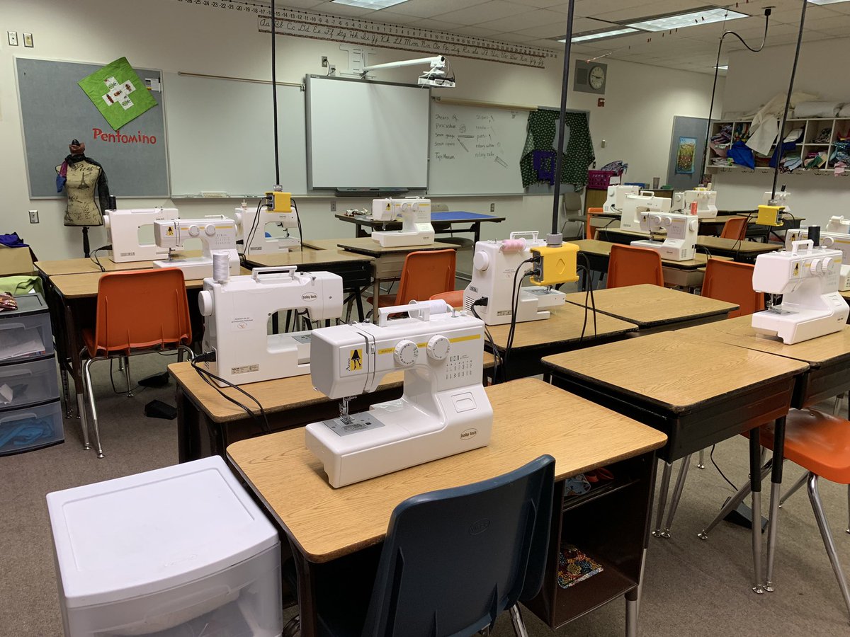 KarenMillak's tweet image. And it’s done!  Sewing room complete! #babylock #findyournorthstar #fnsbsd #joyschool #dream