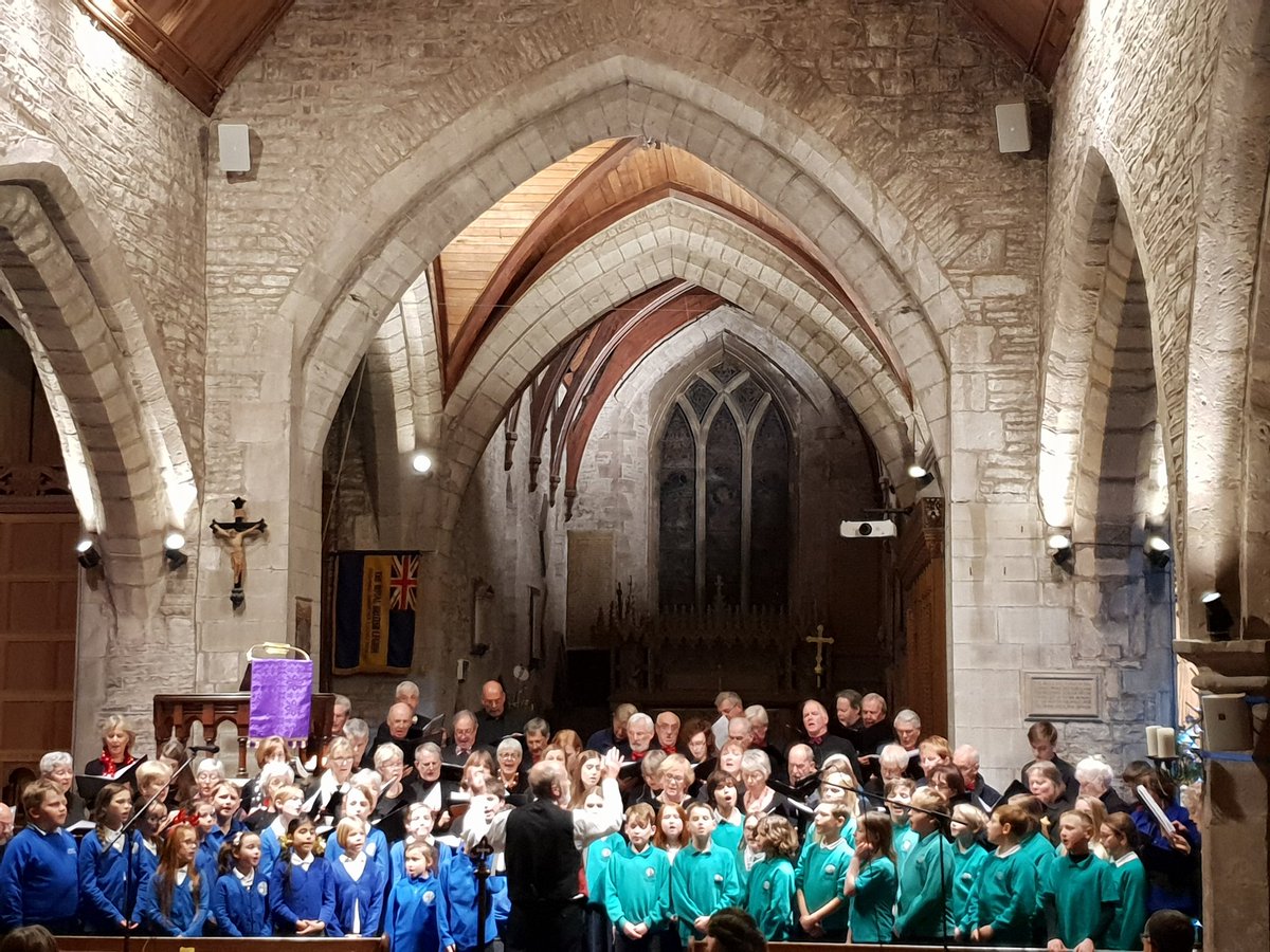Crickhowell Community Carol Concert 2018 at St Edmund's Church. Wonderdul to see Crickhowell Choral Society <a href="/ChoralCrick/">Crickhowell Choral Society</a>, Children from Llangattock Primary School <a href="/Our_Llangattock/">Llangattock School</a> Crickhowell Primary School <a href="/crickprimary/">Crick Primary</a> <a href="/MwWakeley/">Mark Wakeley</a> and <a href="/crickhowellhs/">Crickhowell HS</a>