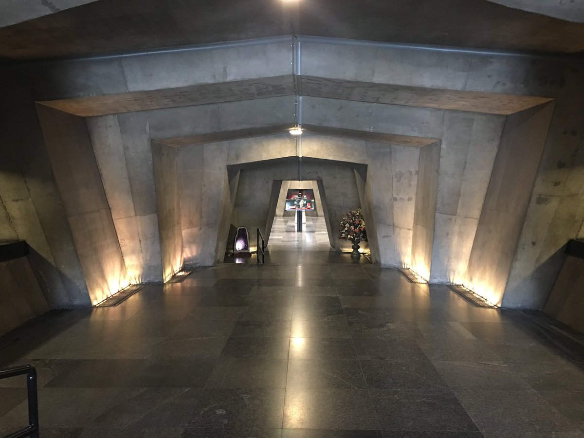 WorldofTravelGB's tweet photo. Amazing Iran: Azadi Tower 🇮🇷
A modern icon and cultural centre in the city of Tehran. Easy to spend a day here, so much to see & do. This city is incredible! 🌎✈️🇮🇷📸😎🙌🏼 #AzadiTower #Tehran #Iran #AmazingIran #CulturalIran #visitIran #VisitTehran https://t.co/xdXNBrqpUZ