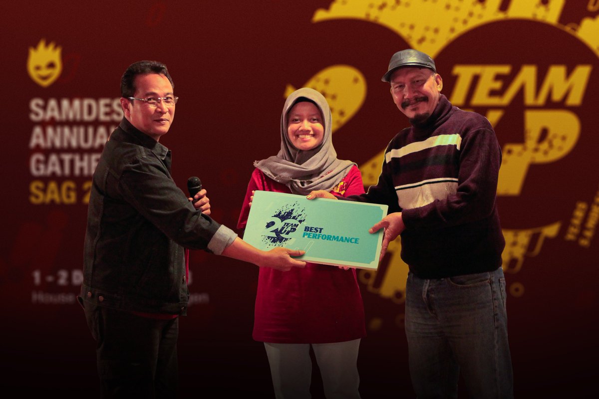 SAMDesignId's tweet photo. Dan tak lupa para pemenang Drama dan Terang Bulan diberikan oleh Tim Kuch Kuch Hotahai sebagai pemenang Drama dan Bagas Teguh sebagai pemenang Terang Bulan (menyanyi). Selamat buat semuaaaa 🥳 https://t.co/59feqw9Bcz