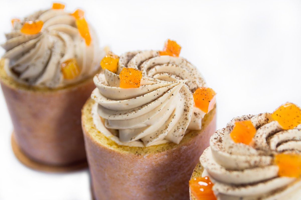 Roll cake caramel passion fruit
