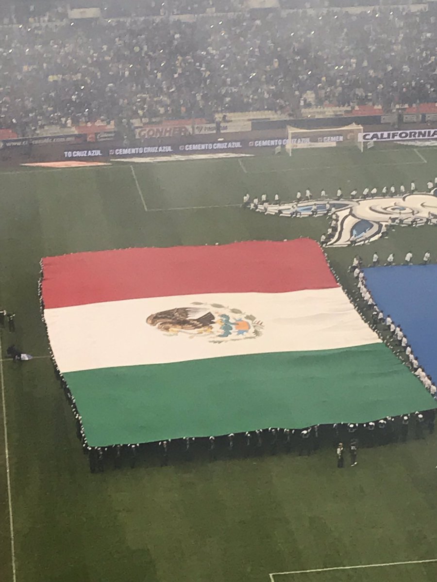 IntMedicaOcular's tweet photo. Saludando a la bandera Nacional
@Mexico https://t.co/285zkTQqna