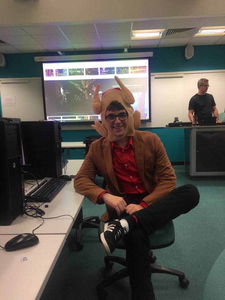 ThursdayHOver's tweet image. Presenter @josephhadster in the Christmas spirit