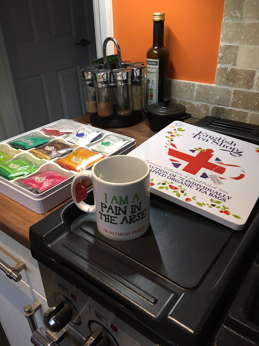 First tea brewing <a href="/laurenpreston13/">Lauren</a> 👌🏻 excited to work my way through these beauties 👍🏻
