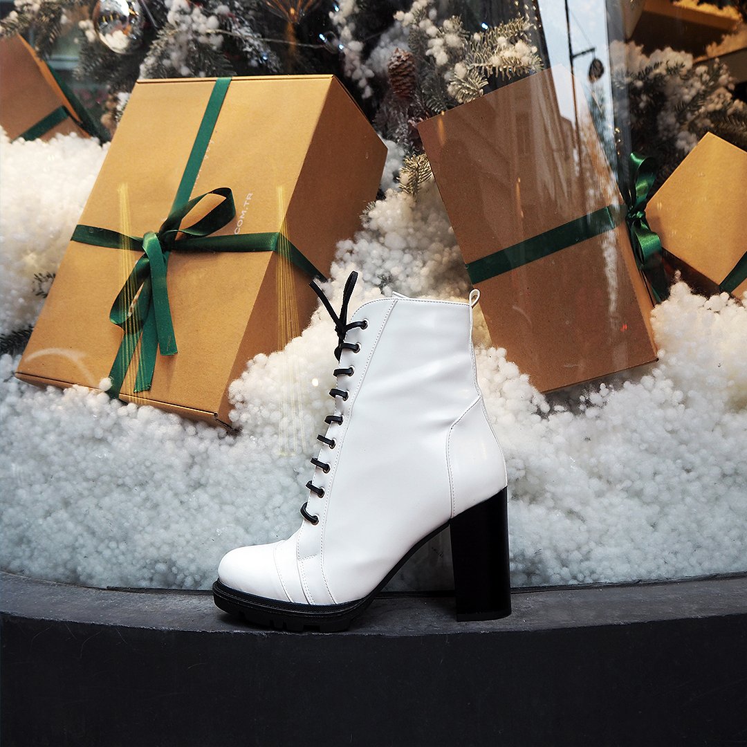 Yeni yılda gözün yüksekte olsun!
#venesmes #elleshoescom #elleayakkabı #shoes