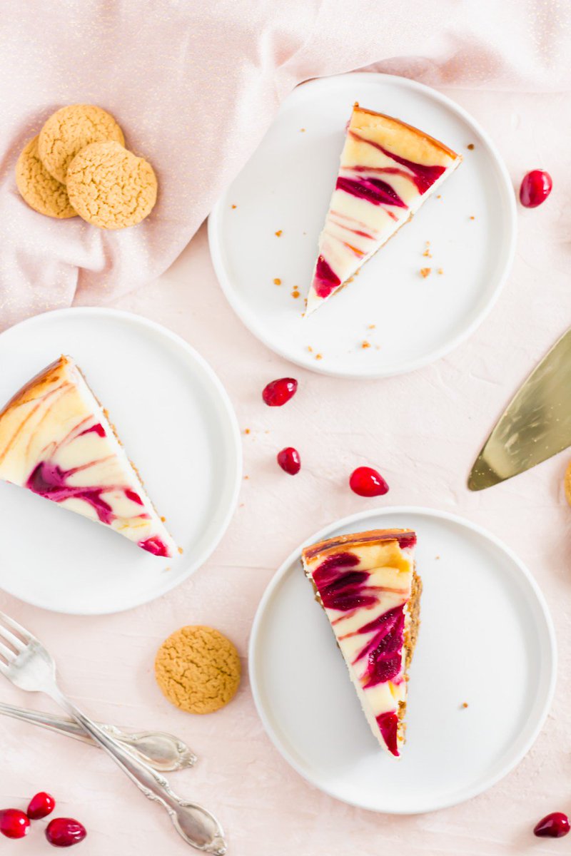 White Chocolate Cranberry Cheesecake with Gingersnap Crust jamiekamber.com/white-chocolat…