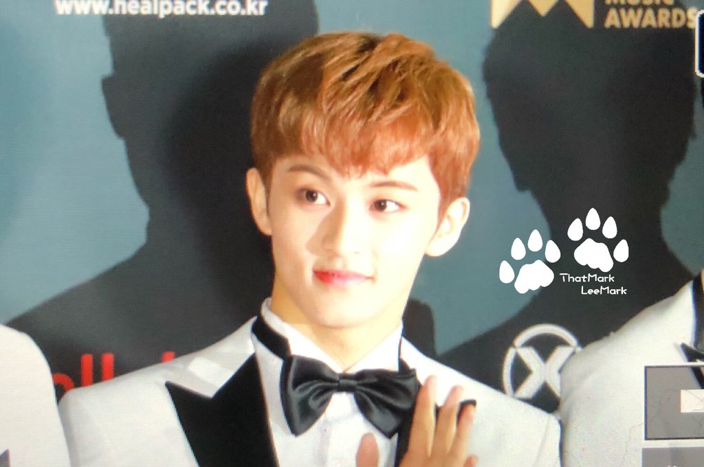 thatmarkleemark's tweet photo. 181220 - KPMA 레드카펫 마크 프리뷰
이마크왕자님💚
#SimonSays 
#NCT127_Regulate
#NCT #NCT127 https://t.co/3Z18vYyJLo