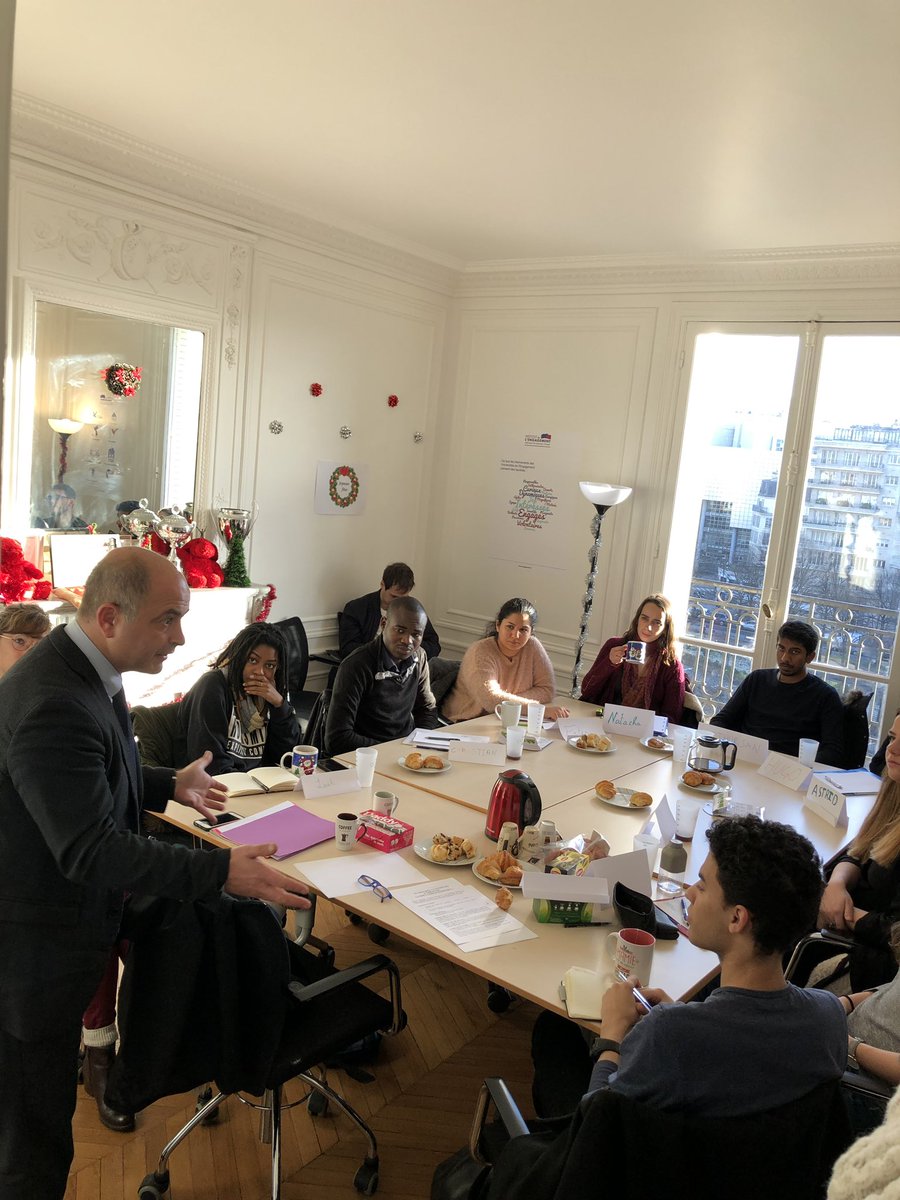 i_engagement's tweet photo. Ce matin, des lauréats participent à une formation avec la @mission_emploi pour optimiser leur recherche d’emoloi 👌🏼
#Emploi
#LiveIDE2018
#LAscenseur https://t.co/WLlTsrG8RO