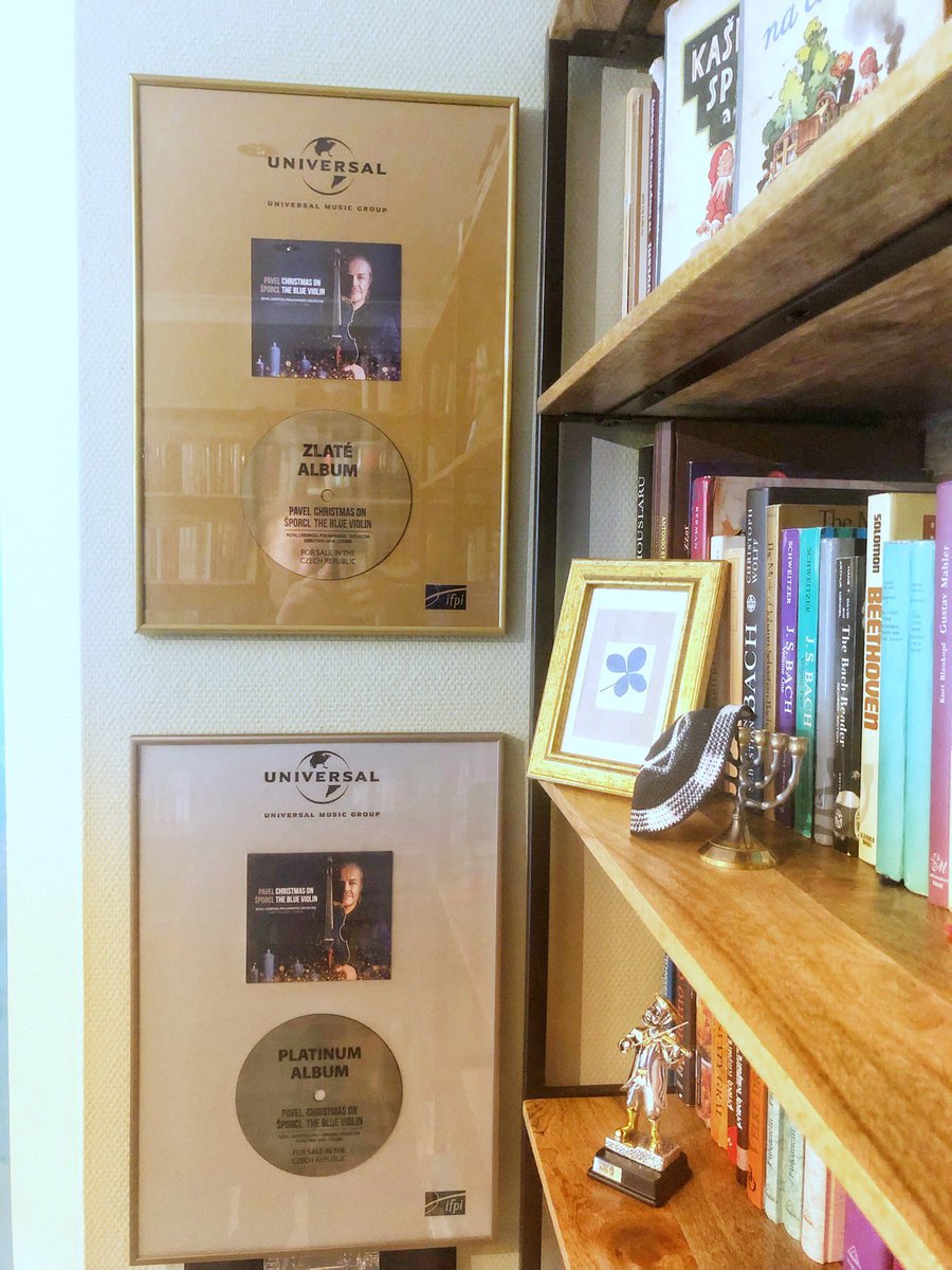 Pavel_Sporcl's tweet photo. Golden and Platinum Award
Christmas on the Blue Violin
#blueviolin #christmasontheblueviolin
#generalitour2018
#universalmusic https://t.co/e392b4Vtj7