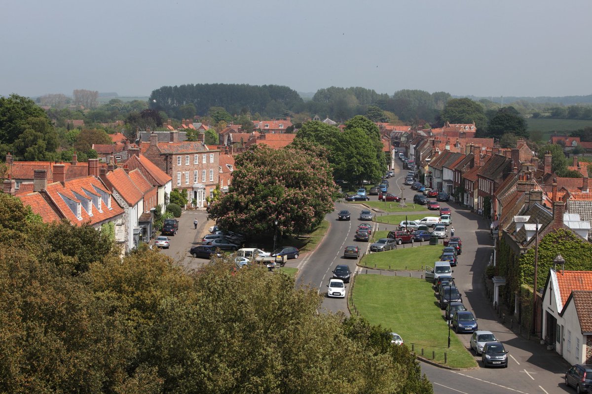 Whilst staying in Cromer, why not take a day trip to Burnham Market? Voted as one of the prettiest villages in Norfolk, Burnham Market loves getting in the festive spirit. Wrap up warm and see what you can find! #LoveCromer