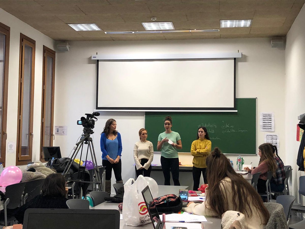 jlparejo's tweet photo. Empezamos con las presentaciones de los #Proyectos18 de #DidácticaSg    @EduUva_Segovia de la @UVa_es #Innovacióneducativa Primero con Twitter 👉@RKindergarten IG 👉 https://t.co/c2lg0D7dsU https://t.co/VZpOUQe23D