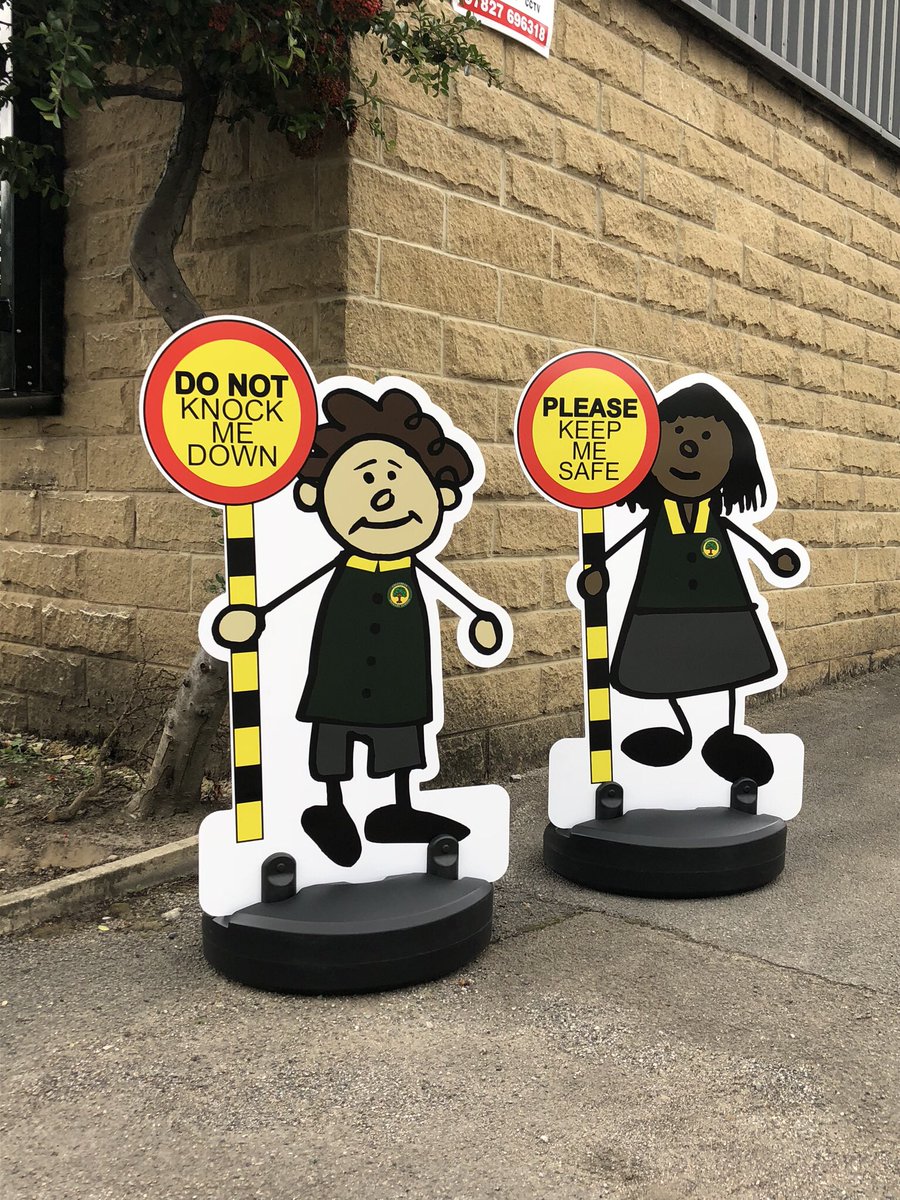 School_RdSafety's tweet photo. Please take extra care on the roads. At this time of year everyone is rushing about, and driving too fast. Please remember if you are near a #School or #Nursery that there will be lots of excited children about. #Slowdown #KillYourSpeed #NotAChild #CautionChildren #Roadsafety https://t.co/7sL8XoWZqA