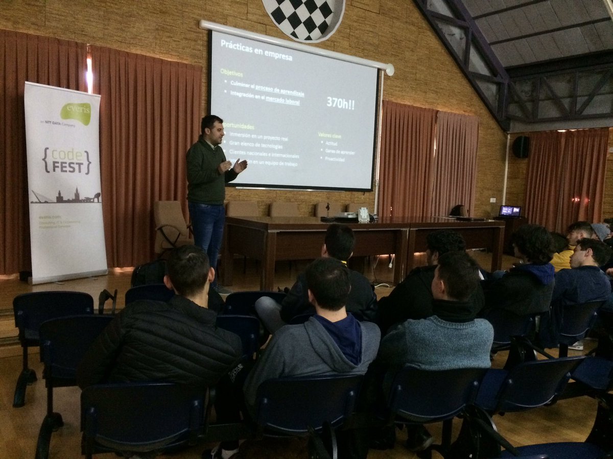 everisCodeFEST's tweet photo. Ahora es el turno de @alegarpas !!! #everis #formaciones #iesjulioverne #headingtocodefest 👏 https://t.co/o2SeWVuO1u