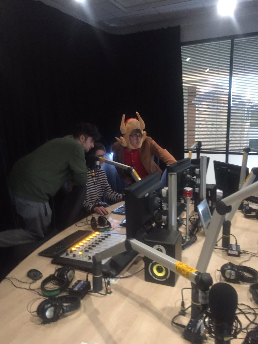 ThursdayHOver's tweet image. Just over 10 minutes till we’re live ⏰