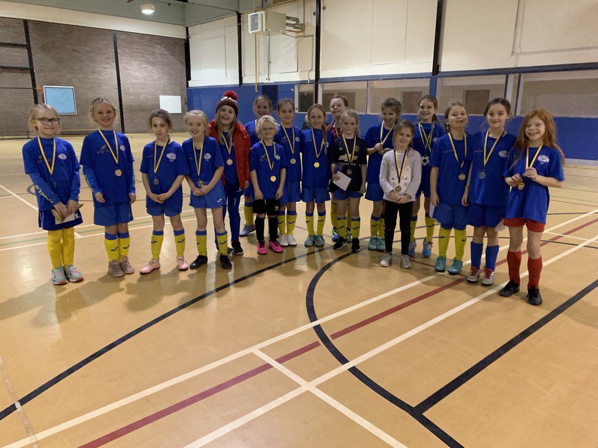 AycliffeAngels's tweet photo. Christmas Wonderland - lots of fun at Christmas training, last one of 2018 🥳🎅🏼⚽️ #Aycliffeangels #Christmas2018 #thisgirlcan #nayfc https://t.co/AbZKG4eF2E