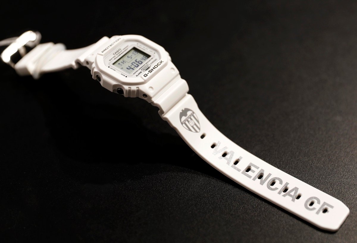 valenciacf_en's tweet photo. Who wants this official VCF G-SHOCK Casio ⌚? 

To enter the draw:

- RT 🔁
- Follow @valenciacf_en (if you haven't already you should regardless 😄)
- Tag someone you wish you spent more time with 🤗 https://t.co/EOhPQ79hn7