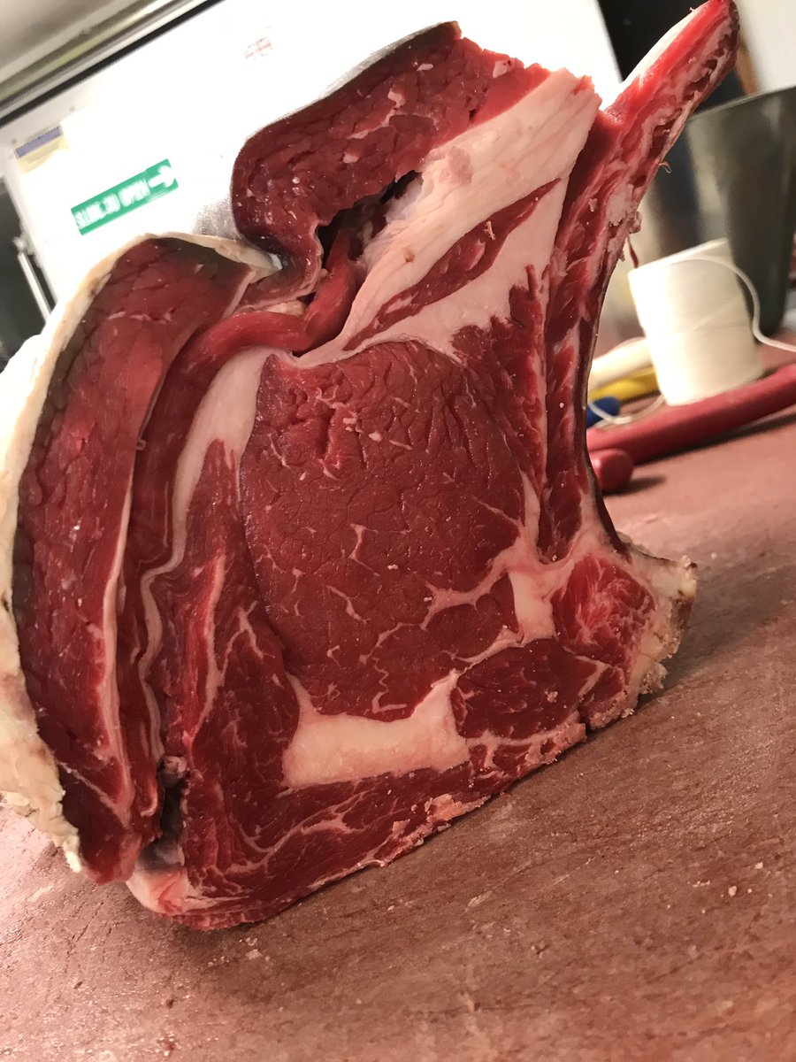 We still have Ribs of Beef for sale 👌🏻 if you want to order one for Christmas 📞 01565 722228 😊 #cheshire #cheadlefarm #knutsford #ribofbeef #beef #28hung #homereared
