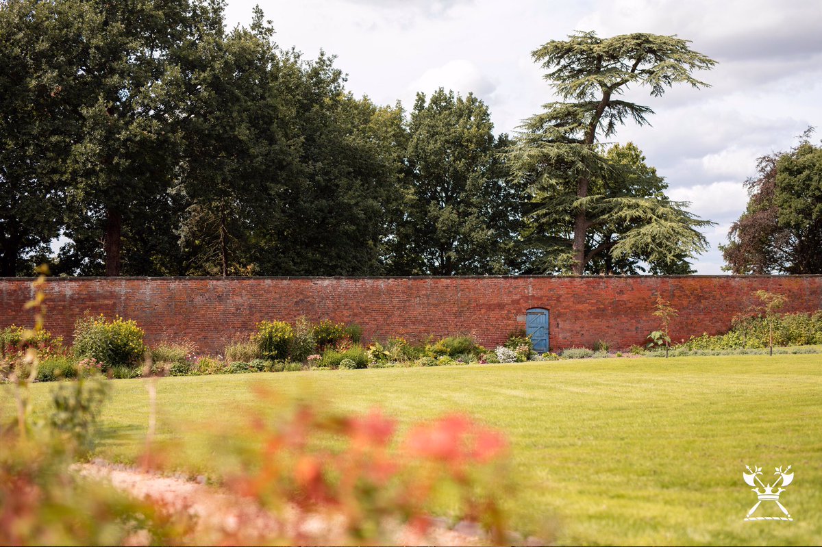 As Christmas approaches we look back at warmer times - the Walled Garden at Thorpe looking splendid in Autumn. An exclusive new wedding venue is currently in development, get in touch to arrange a viewing 👰🎩