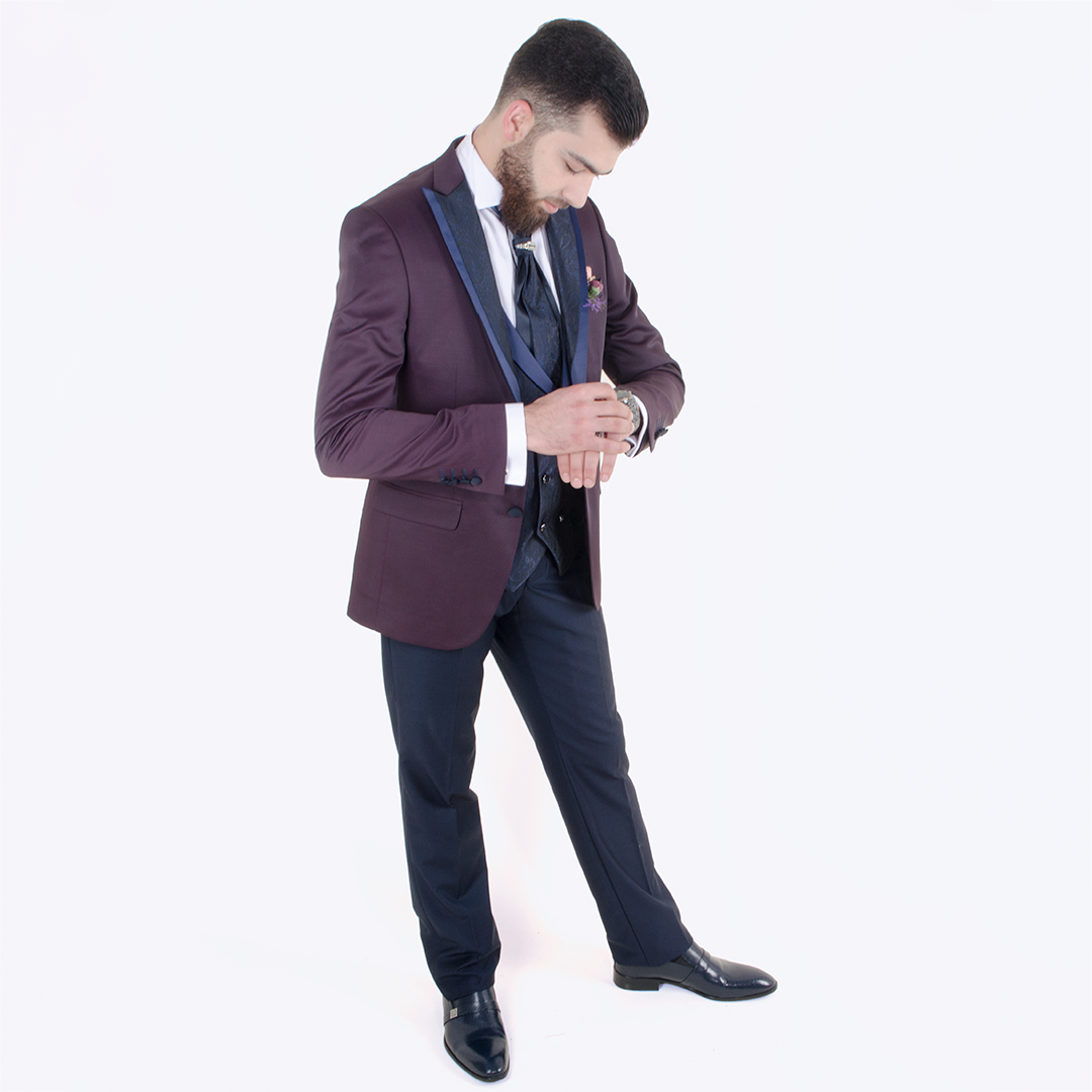 Şıklığınıza modern bir dokunuş katacak takım elbise ile formal görüntünüzü öne çıkarın! 😎😎
🎁 Ücretsiz Kargo 📦
📲 Whatsapp: 0 544 281 58 20 📲
#dogusmodakombin #bozbon_moda #takımelbise #erkekkombin #ceket #slimfit #istanbul #men #erkekmoda #türkiye #instamoda #fashion