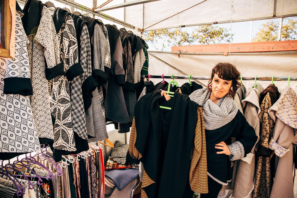 Els abrics multi postura d' Ole Arte Versatil van ser tot un èxit de la passada edició de #lapionerazerowaste.
Un projecte 100% artesanal que heu de conèixer.
----
#lapionera #poblenou #lapionerazerowaste #zerowaste #zerowastebcn #barcelona #artista #emprenedoria #valorssocials