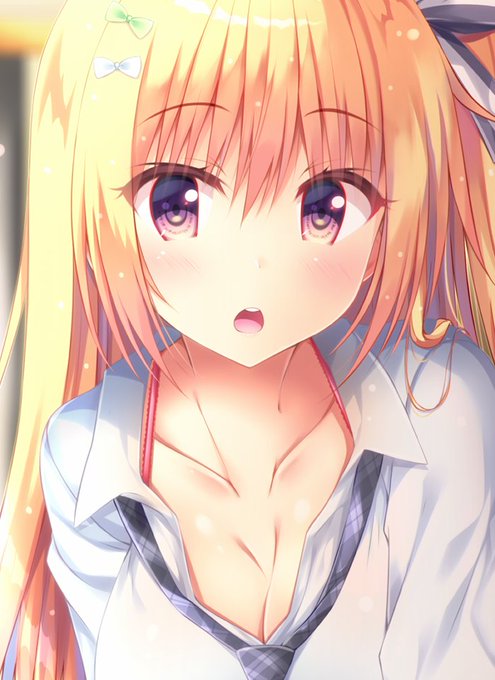 C95にて先行販売予定の『おとなの萌王 カノジョたちの無防備な瞬間』に参加させていただきました! よろしくお願いいたします!! 落とした消しゴム拾ってくれるときに谷間やらが・・!て感じの描きました!笑  こちらで予約も受付中みたいです→https://t.co/hf3jmAfhoJ 