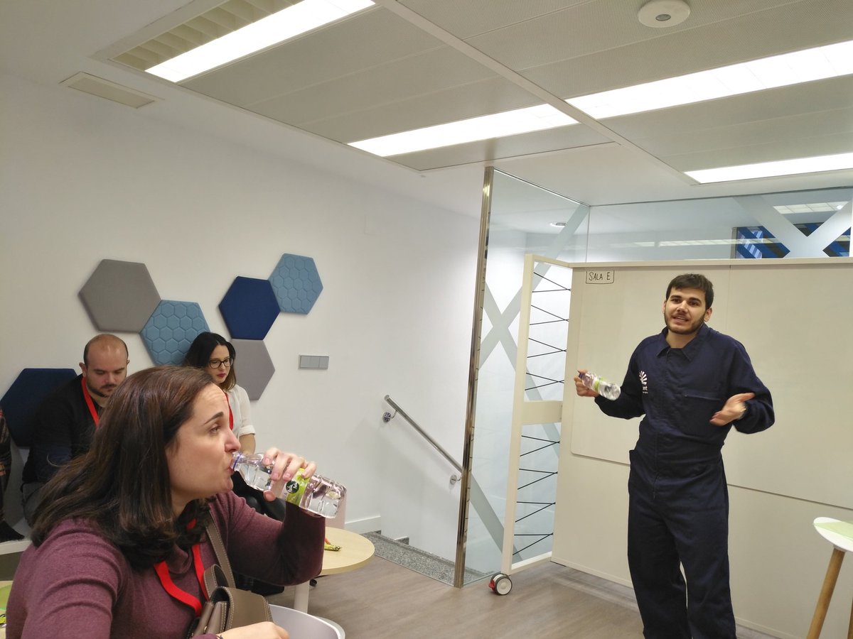 herrerogoizueta's tweet photo. #RumboAlCambio #SoyAJE continuamos el equipo⭕ trabajando la parte de "E"mpresa de @ajearagon con el #brainwritting 👊 https://t.co/DOqp8bcfME