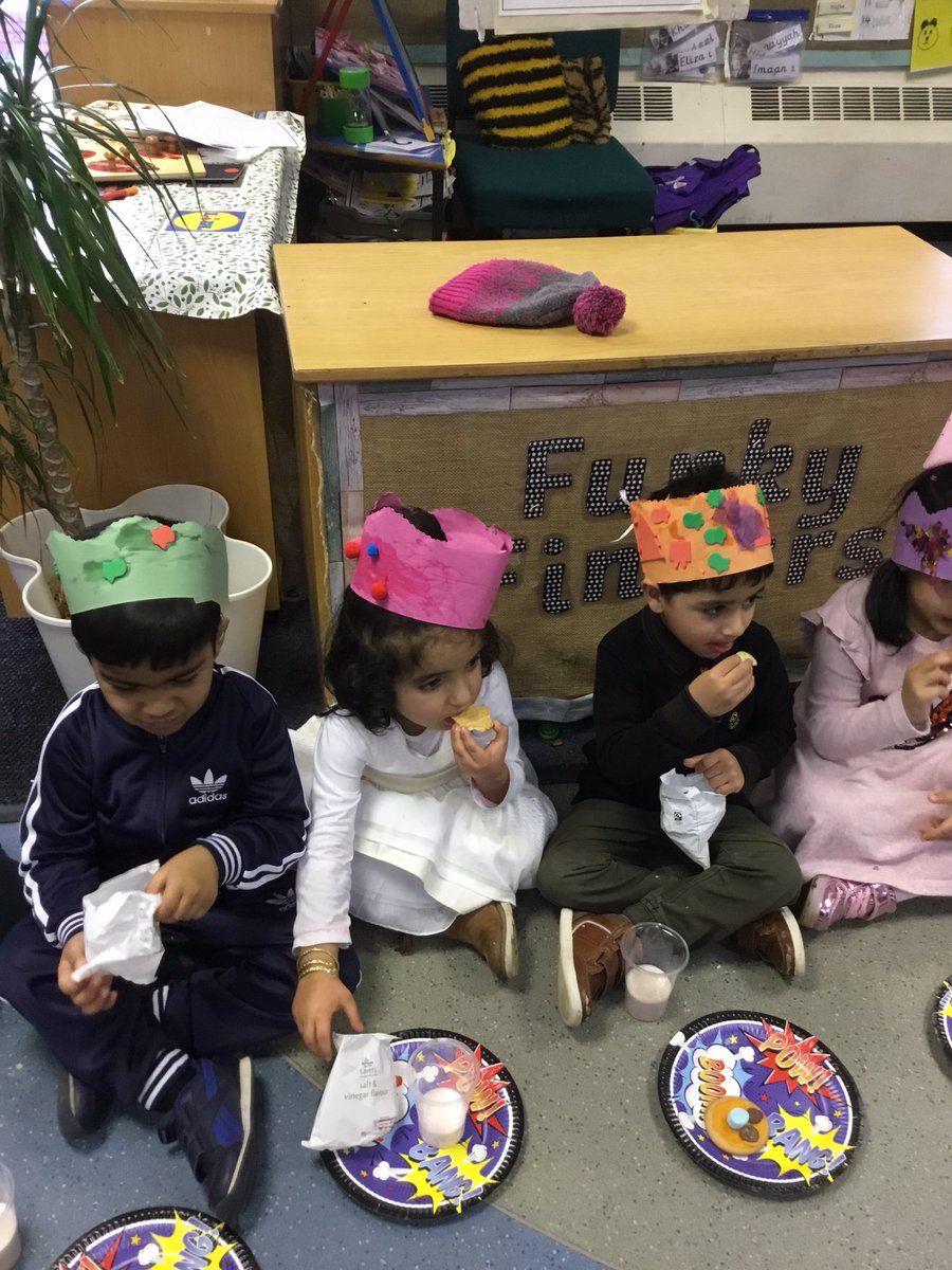 MissWiseman1's tweet photo. @AndertonPark Dancing, singing, pass the parcel and party snacks - whatever next? https://t.co/1K2nAxpb5g