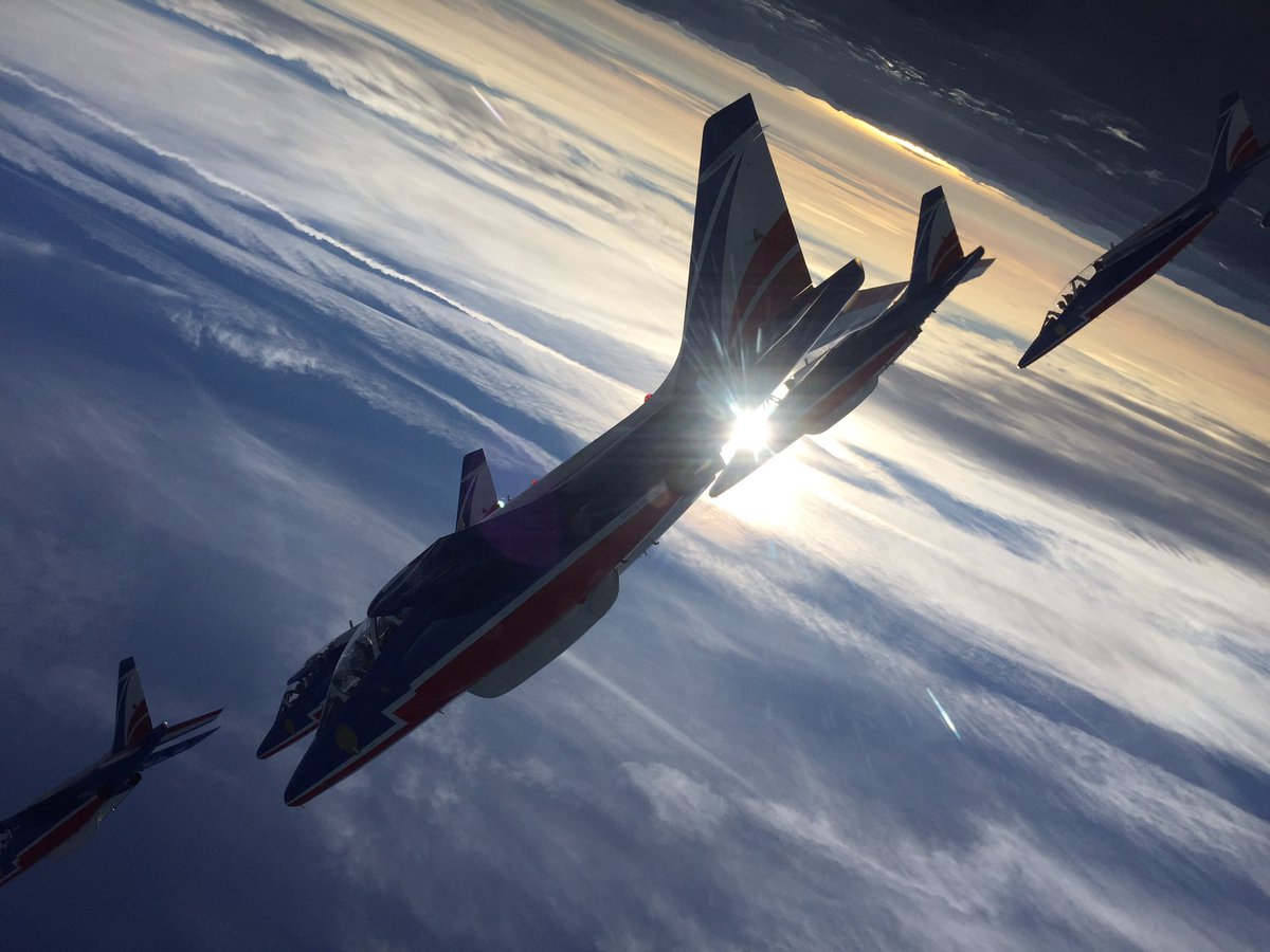 Entraînement du matin à proximité de la montagne St Victoire en place arrière de athos 7. Visiblement la météo permettra au Père Noël de faire ses livraisons dans quelques jours. <a href="/PAFofficiel/">Patrouille de France</a> <a href="/Athos7Paf/">athos7</a> <a href="/AthosLeaderPAF/">Leader Patrouille de France Armée de l’air</a> #PereNoel