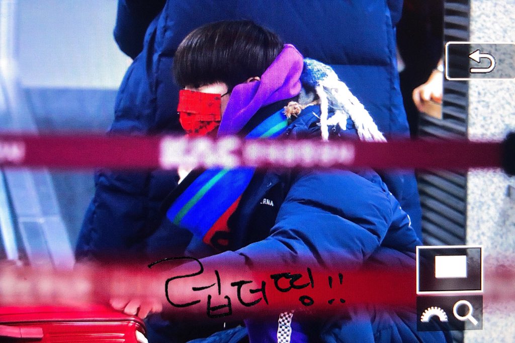 LoveTheThings_'s tweet photo. 181220 GMP 출국 #이우진 💕
#TARGET #타겟 #WOOJIN #우진
야 진짜 대박이다 증말 진짜 사람이 이렇게 귀여울수가 있냐 12월에도 이렇게 귀엽다 이게 어떻게 된 일이냐 증말 난리다 난리 https://t.co/ErDstjbTrx