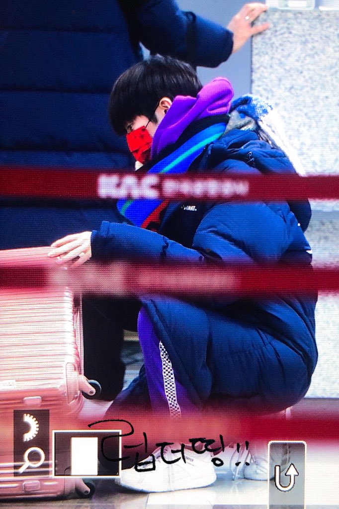 LoveTheThings_'s tweet photo. 181220 GMP 출국 #이우진 💕
#TARGET #타겟 #WOOJIN #우진
야 진짜 대박이다 증말 진짜 사람이 이렇게 귀여울수가 있냐 12월에도 이렇게 귀엽다 이게 어떻게 된 일이냐 증말 난리다 난리 https://t.co/ErDstjbTrx