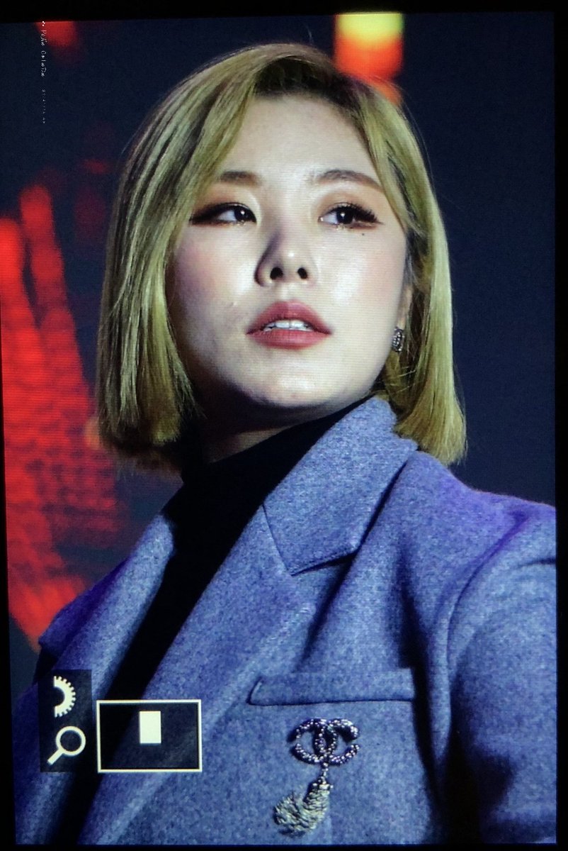 9541723_WH's tweet photo. 181220 KPMA 마마무 휘인 프리뷰
#마마무 #휘인 #PNCLD https://t.co/z12Ir2gDj6