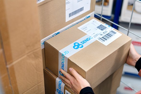 Sendcloud's tweet image. The New Year Is Around The Corner 🌠 Do You Want To Save Time In 2019? Our All-In-One #ShippingTool Allows You To Ship More Efficiently! 🚀 Find Out More: sendcloud.com/how-it-works/ #SendCloud